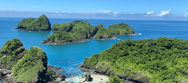 Inseln an der Südküste im Produktfoto der Tour De Djawatan, Green und Red Island